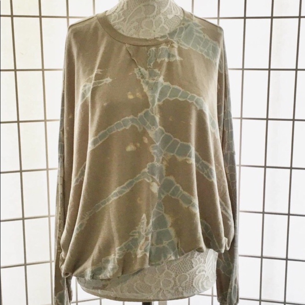 Young Fabulous & Broke Sweatshirt - Medium